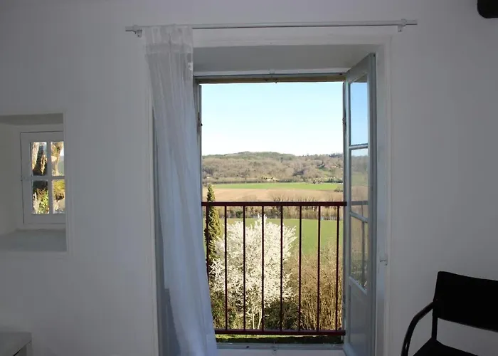 With Garden And Lovely View Casa vacanze Limeuil